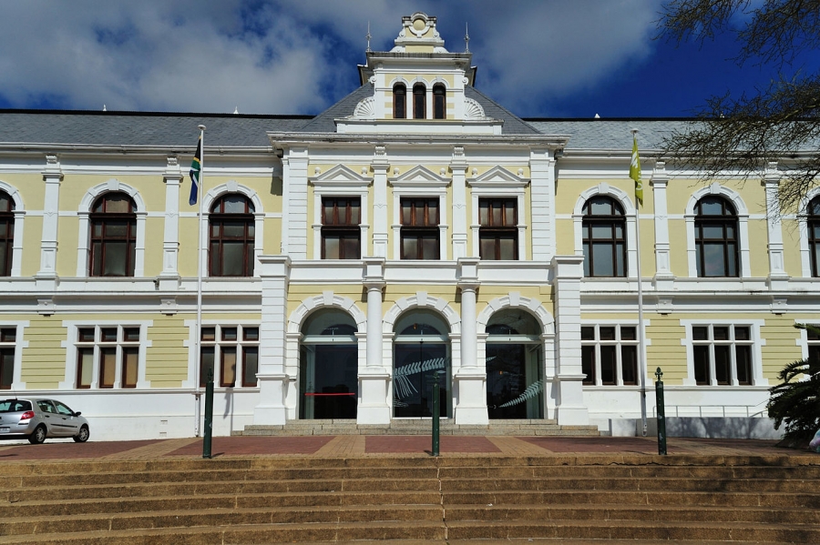 1925207380-1280px-Iziko_South_African_Museum