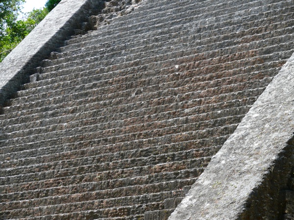 tikal-escalier-2