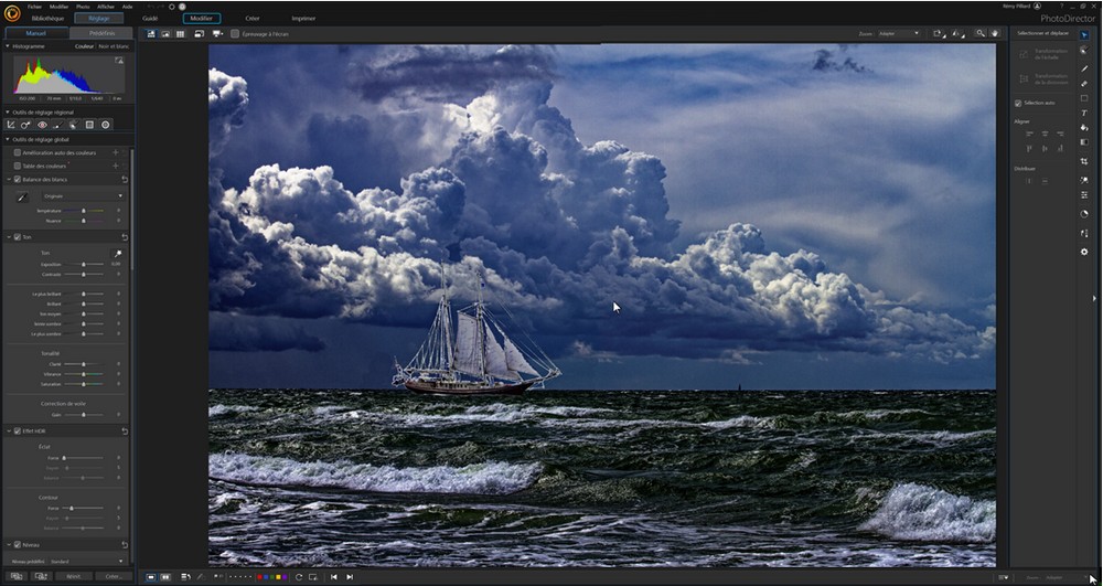 Montage de 2 écrans présentant quelques outils disponibles de PhotoDirector13