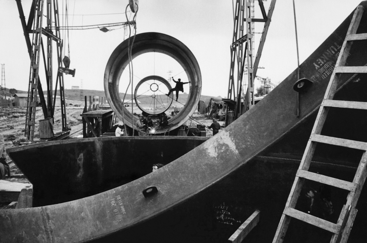 Marc RIBOUD - " La géométrie devient poésie, vie, émotion "